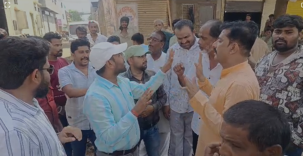 बड़वानी में सीवरेज कार्य की गुणवत्ता पर सवाल उठाए गए, पार्षदों ने किया हंगामा
