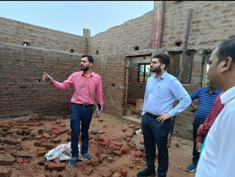 प्रभारी कलेक्टर ने बिछिया विकासखंड का किया भ्रमण, वृक्षारोपण और विकास कार्यों का लिया जायजा