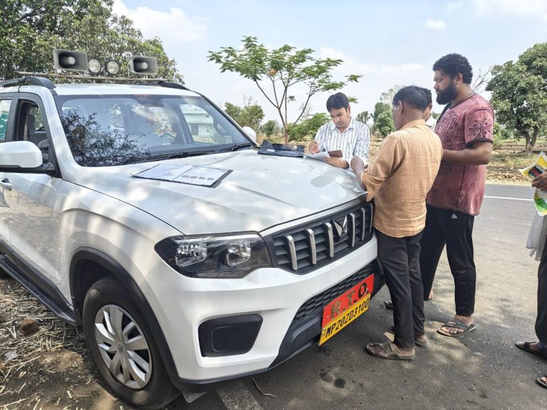 लापरवाह बस संचालकों पर RTO सख्त,  मंडला में चलाया गया चेकिंग अभियान, की चलानी कार्यवाही