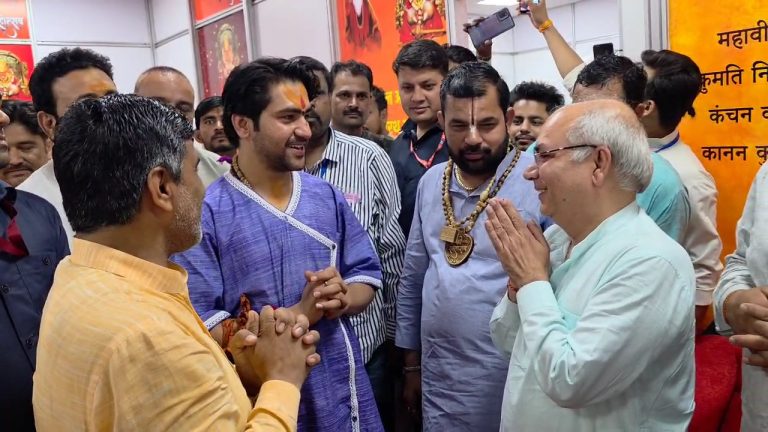 पंडित धीरेंद्र कृष्ण शास्त्री हिन्दू राष्ट्र के बनाने के लिए निकलेगी दूसरी नवम्बर माह में 131 km लम्बी पद यात्रा