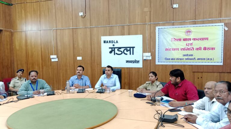 जिला बाल कल्याण समिति के अध्यक्ष गजेन्द्र गुप्ता ने कार्यवाही के संबंध में कलेक्टर को दी जानकारी