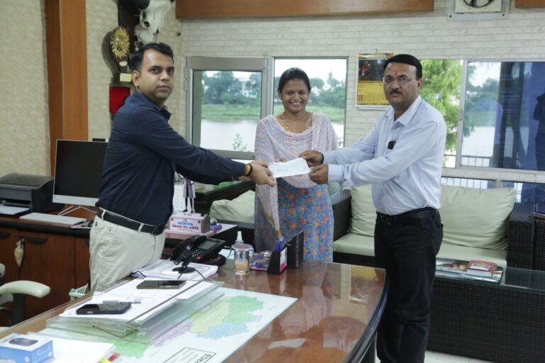 आशीष द्विवेदी ने ली नमामि नर्मदे महाआरती ट्रस्ट की आजीवन सदस्यता