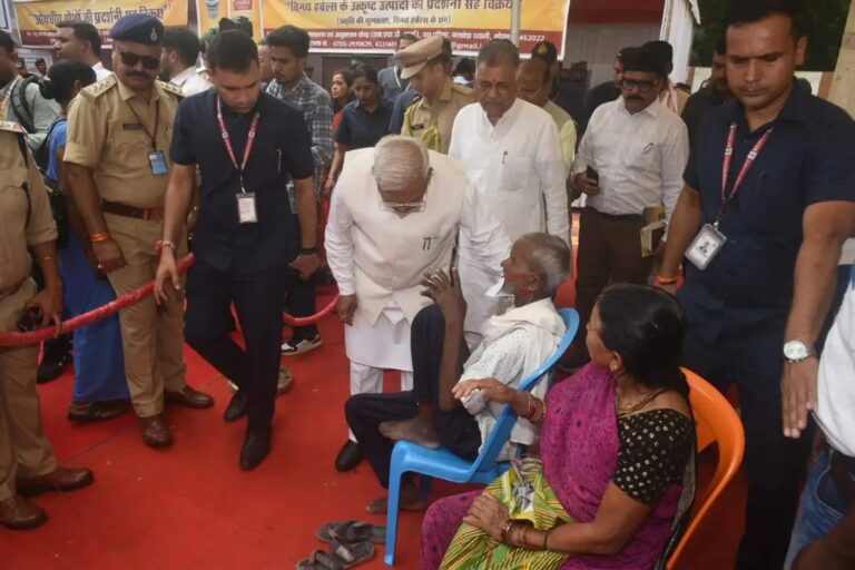 मंडला में राज्यपाल मंगुभाई पटेल का विशेष प्रवास, स्वास्थ्य एवं आजीविका प्रदर्शनी का किया अवलोकन  राज्यपाल ने  सिकल सेल मरीजों से की आत्मीय चर्चा, मरीजों से साझा किए अनुभव